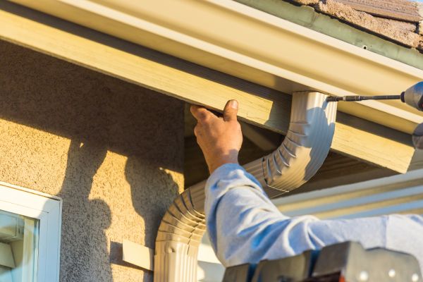 Aluminum Rain Gutter Service in Lady Lake
